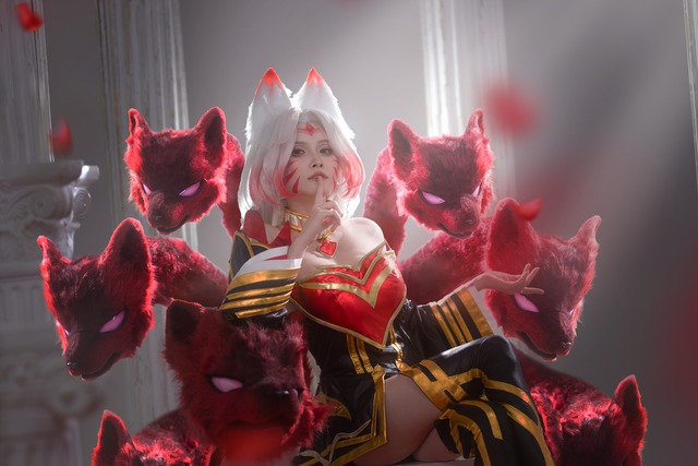 1724740145-league-of-legends-ahri-coser-2.jpg