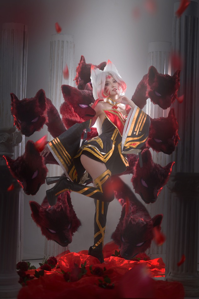 1724740153-league-of-legends-ahri-coser-4.jpg