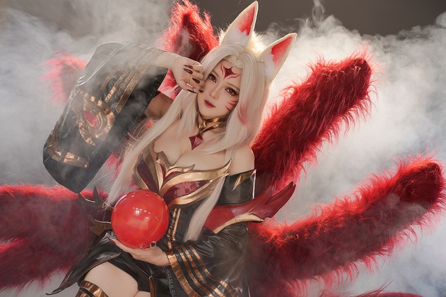 1724740200-league-of-legends-ahri-coser-8.jpg