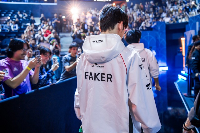 1729583095-faker-thoiquen-3.jpg