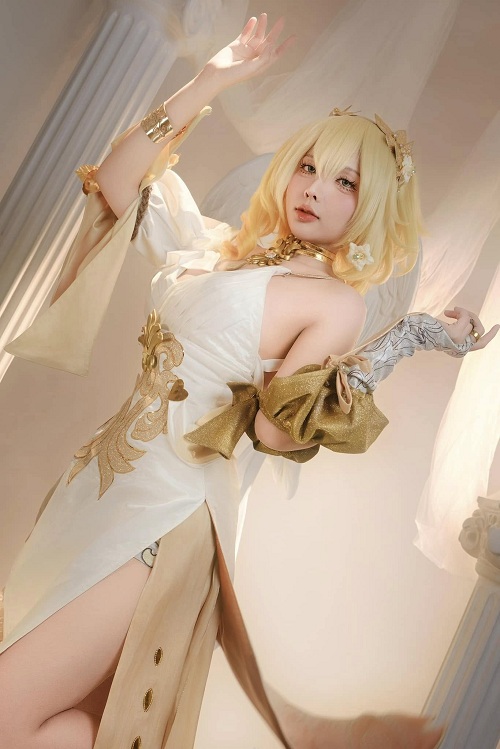 1737538576-coser-aglaea-honkai-4.jpg