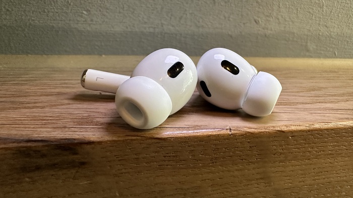 1738037770-airpods-2.jpg