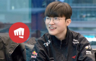 Faker khen ngợi skin HoL Ahri nhưng ngay sau đó lại 