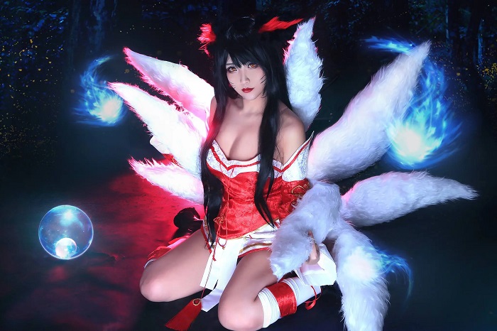 Dàn gái xinh khiến Ahri hot trở lại, màn cosplay gây "bão like" vì quá nóng bỏng