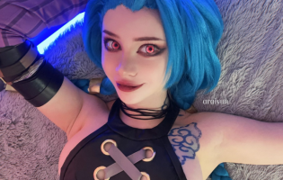 Cosplay Jinx phiên bản đầy gợi cảm, hot girl nhận kết đắng từ trò 