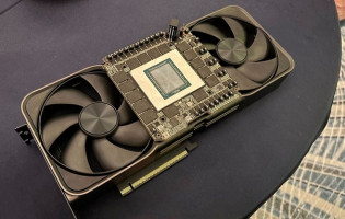 NVIDIA bị tố bán hàng loạt RTX 5090 dính lỗi 'thiếu phần cứng': Hiệu năng thua xa quảng cáo, không thể sửa bằng phần mềm