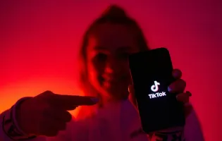 Ông Trump ký sắc lệnh mới: TikTok có thêm 75 ngày để 'sống sót' tại Mỹ