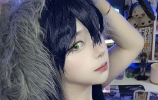 Tung ảnh đời thường, nữ coser gợi cảm khiến fan nam say đắm với nhan sắc ngọt 