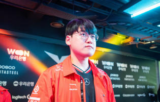 Không chỉ tuyển thủ, đến huyền thoại của SKT T1 cũng là 